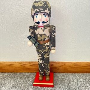 Army Soldier Nutcracker